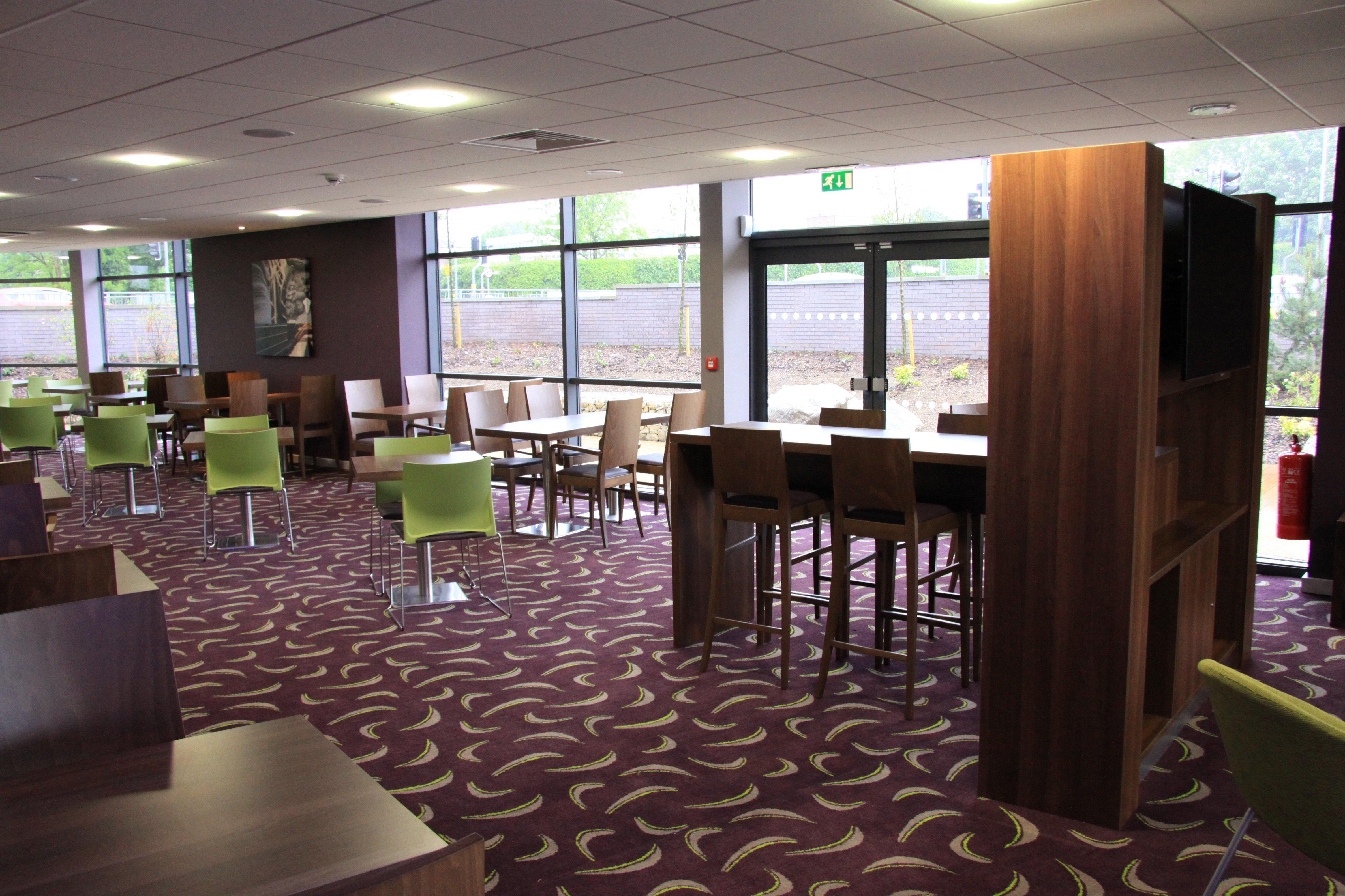 Holiday Inn Express Dunstable, An Ihg Hotel Exterior foto
