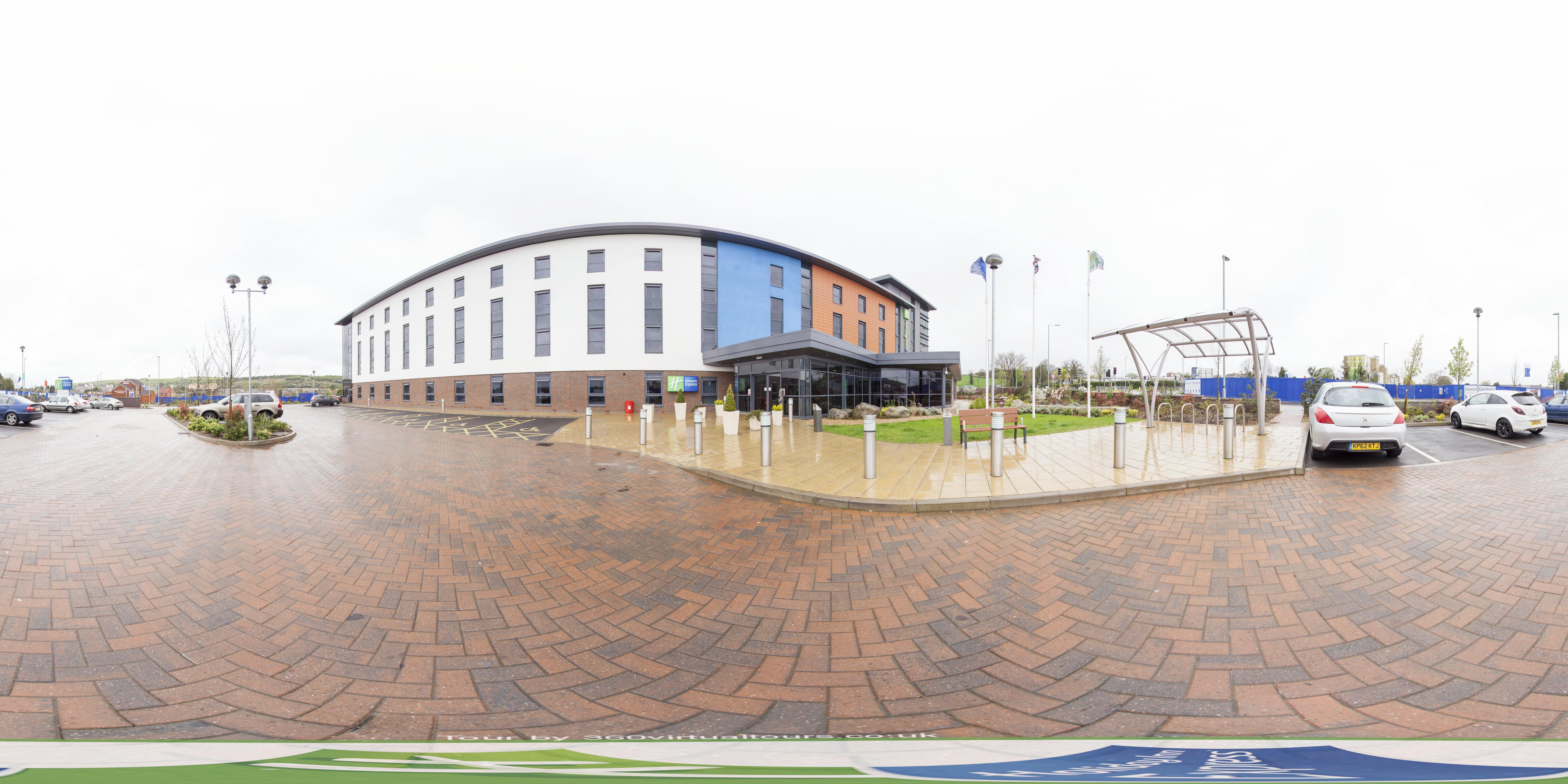 Holiday Inn Express Dunstable, An Ihg Hotel Exterior foto