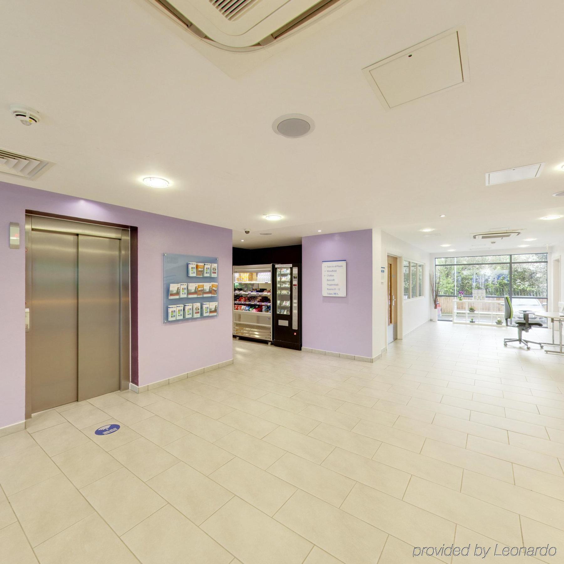 Holiday Inn Express Dunstable, An Ihg Hotel Exterior foto