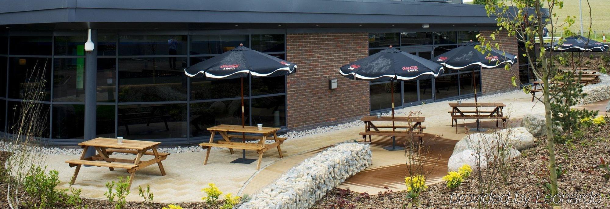 Holiday Inn Express Dunstable, An Ihg Hotel Exterior foto