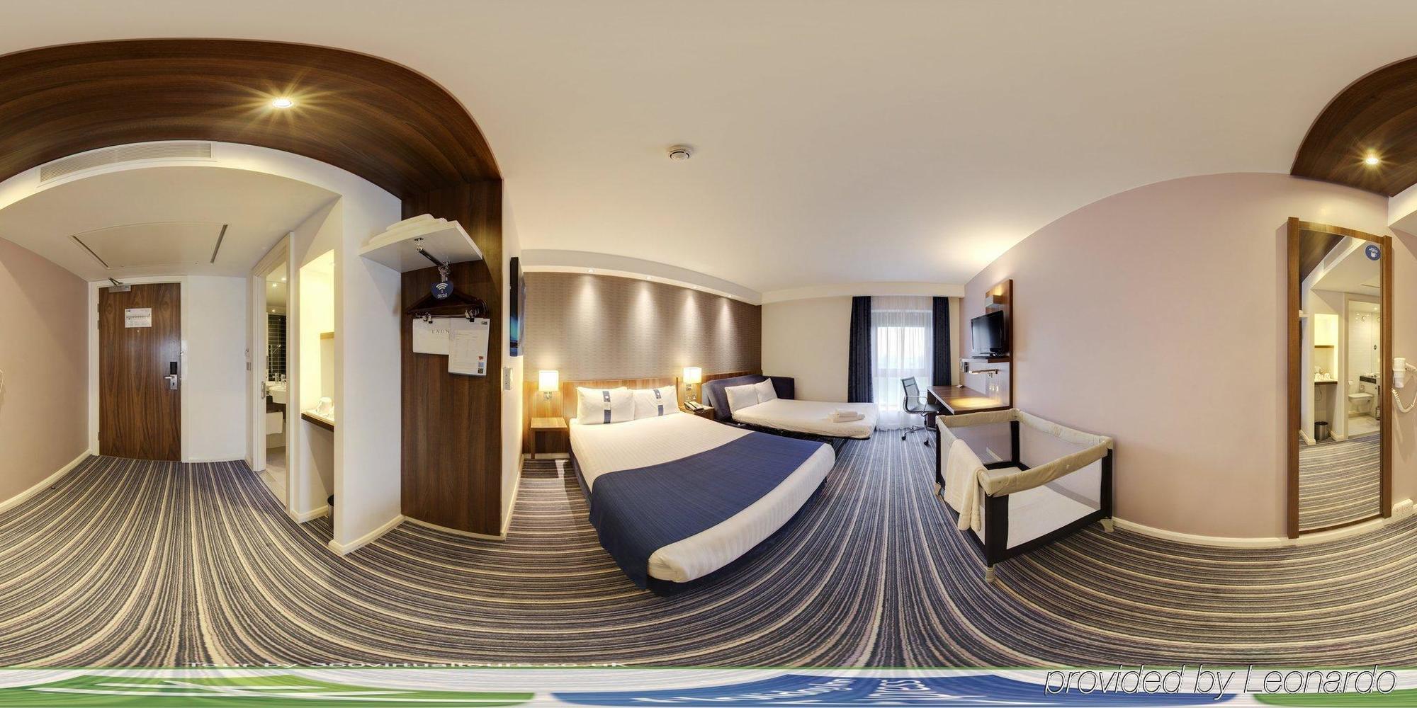 Holiday Inn Express Dunstable, An Ihg Hotel Exterior foto