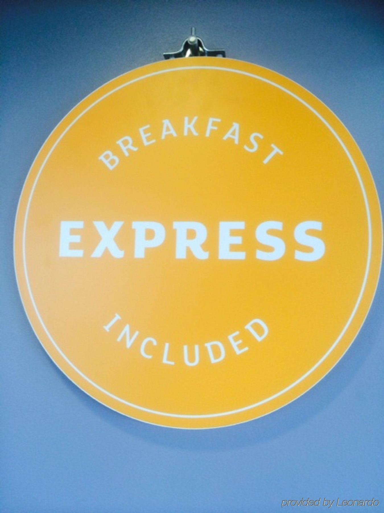 Holiday Inn Express Dunstable, An Ihg Hotel Exterior foto